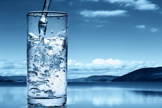 Pure Drinking Water at Home: The Benefits of a Modern Water Filtration System