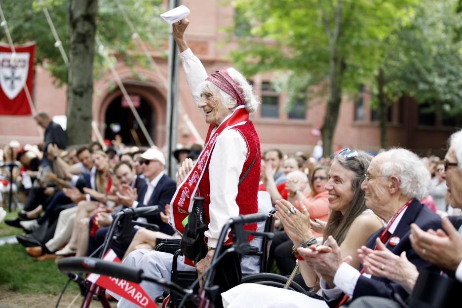Eldest Radcliff alumna Linda Cabot Black ’51, smiles as she is recognized by the crowd during Harvard Alumni Day, 2025.