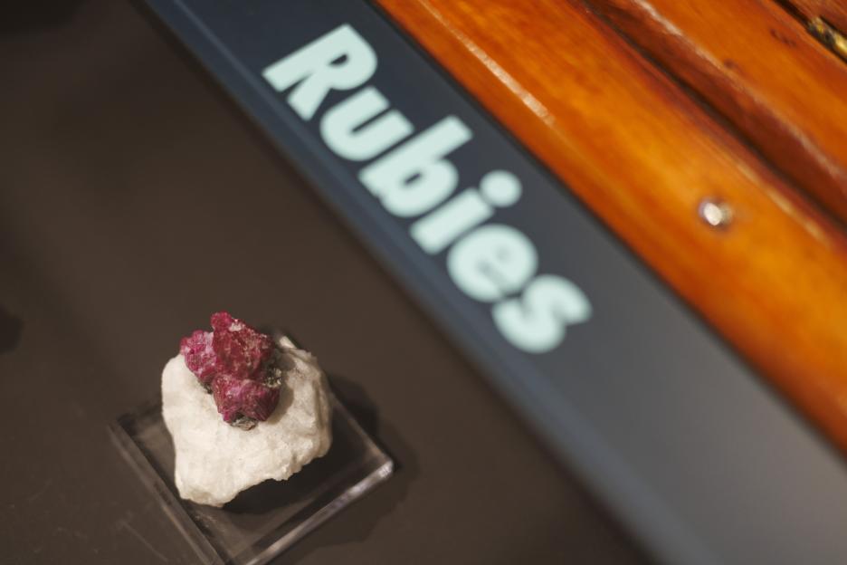 060426-rubies-exhibit-093