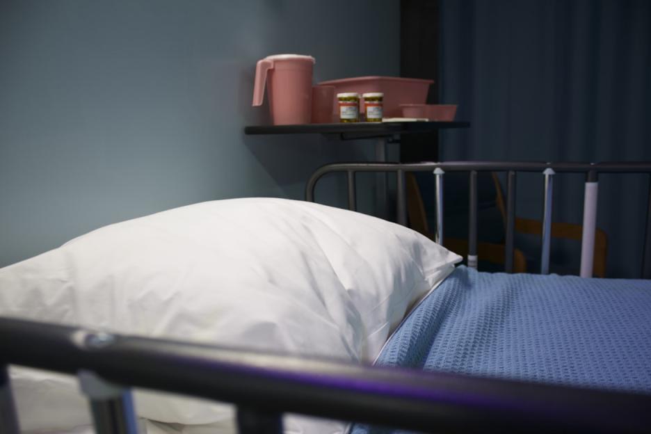 From Deadlift Domination to Disc Discomfort—Why an Inclined Medical Bed Is the Secret Weapon for Spinal Recovery