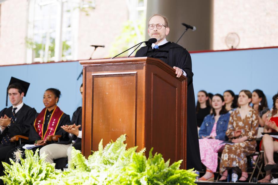 âEffort still mattersâ in age of AI, Garber tells grads