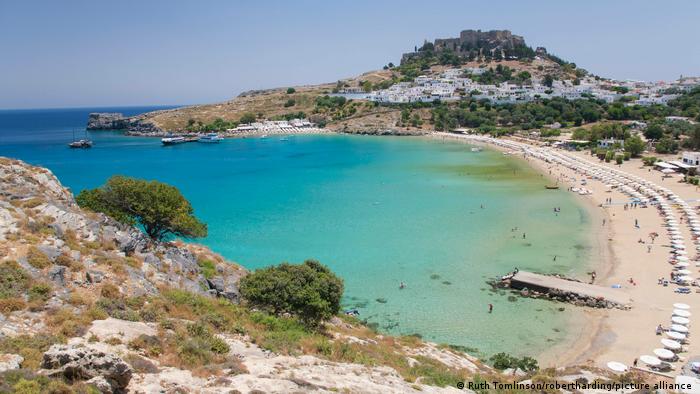 Ten must-see places in Greece